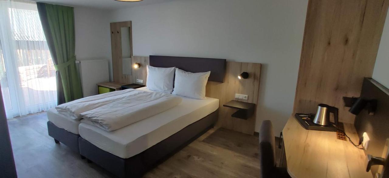 Ec Hotel Elchingen Bagian luar foto