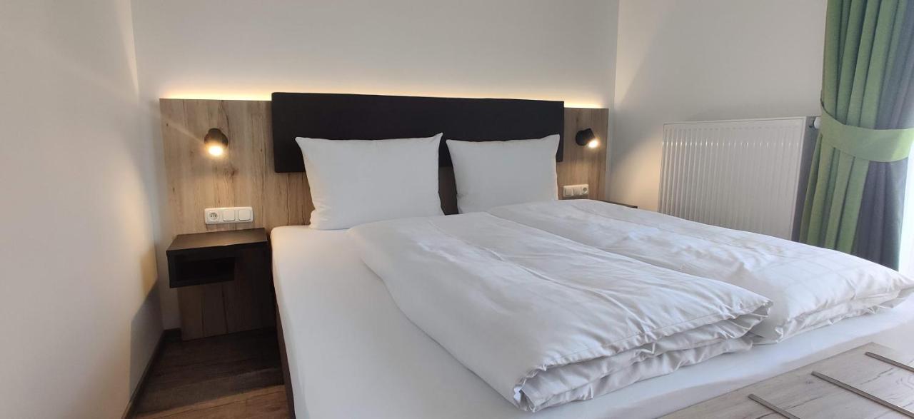 Ec Hotel Elchingen Bagian luar foto