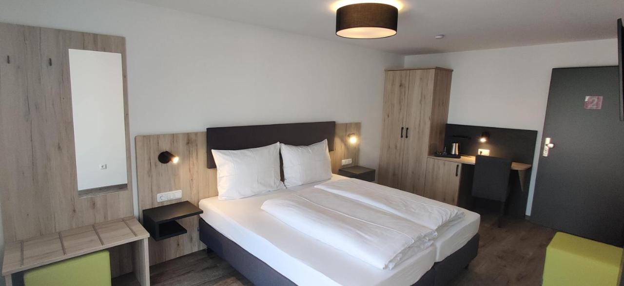 Ec Hotel Elchingen Bagian luar foto