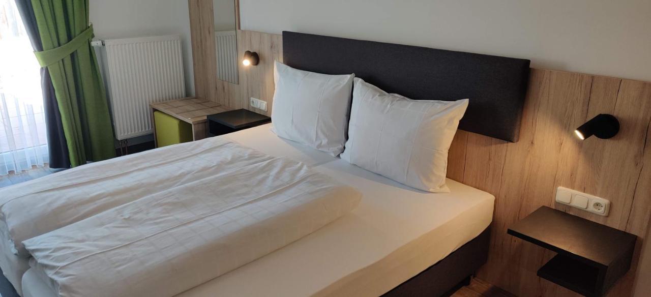Ec Hotel Elchingen Bagian luar foto